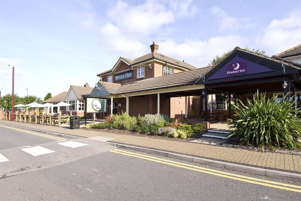 Premier Inn Bristol South Exteriér fotografie